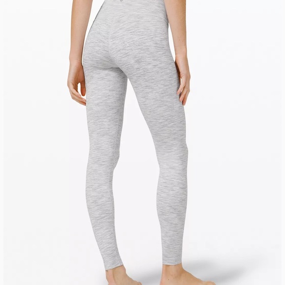 Meet your Posher, Jessica - Picture 3 of 3